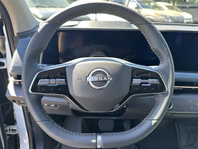 Certified 2025 Nissan Ariya Platinum image 17