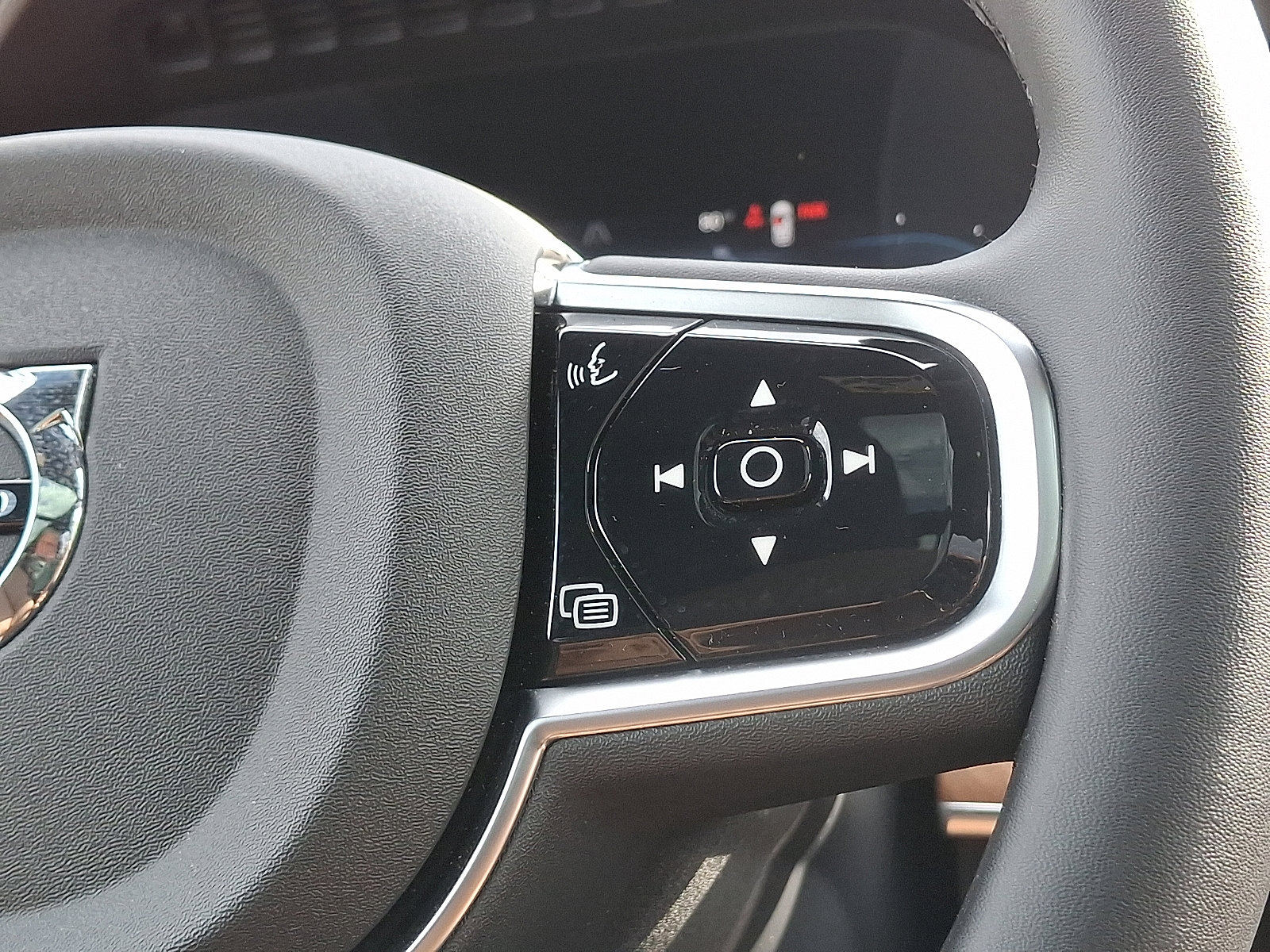 Used 2025 Volvo XC90 T8 Plus image 24
