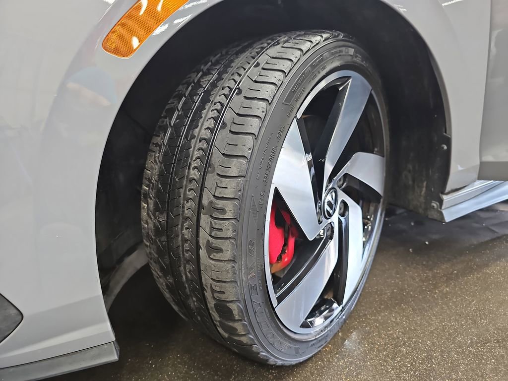 Used 2022 Volkswagen GTI SE image 32