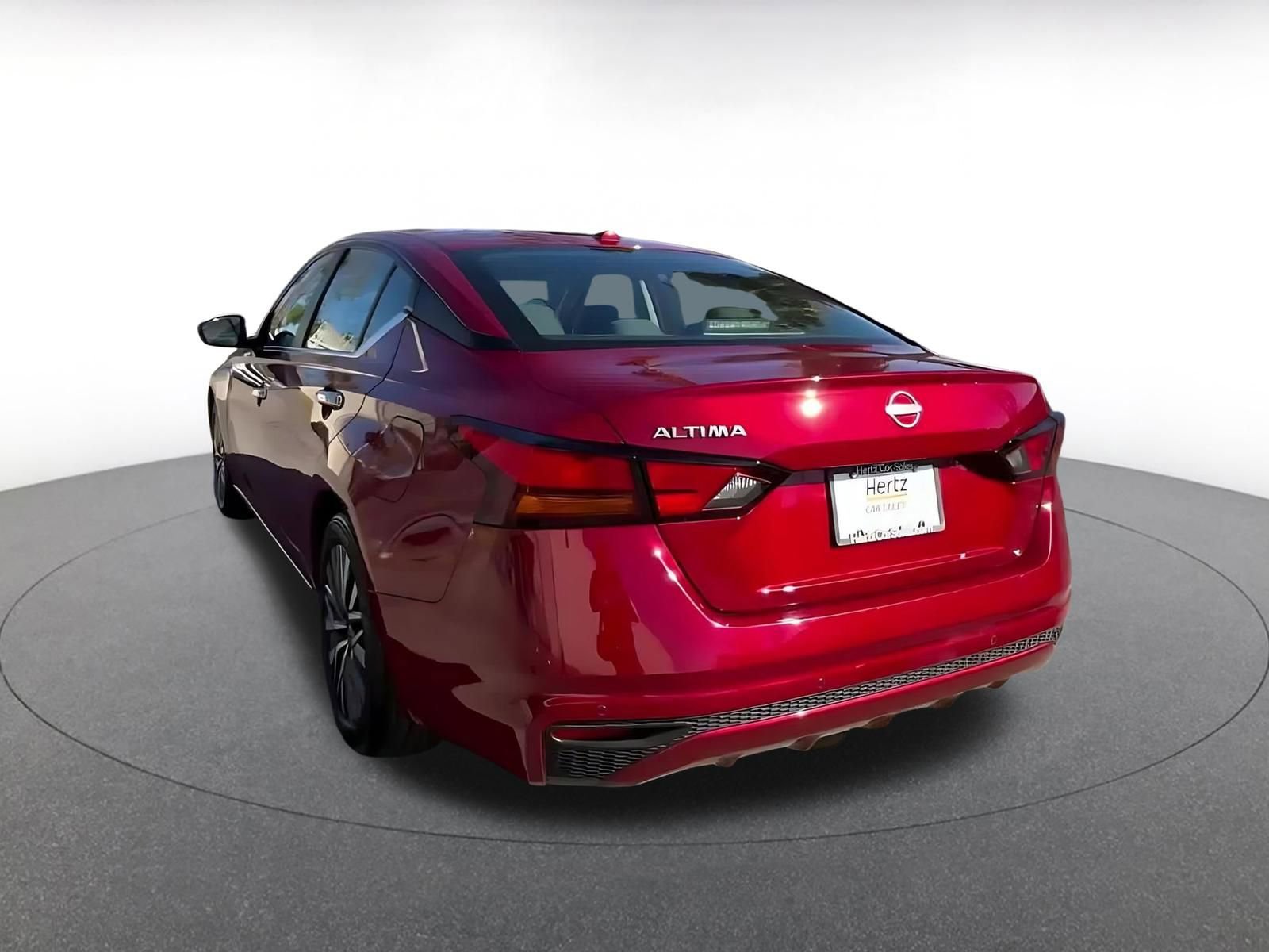 Used 2025 Nissan Altima 2.5 SV image 10