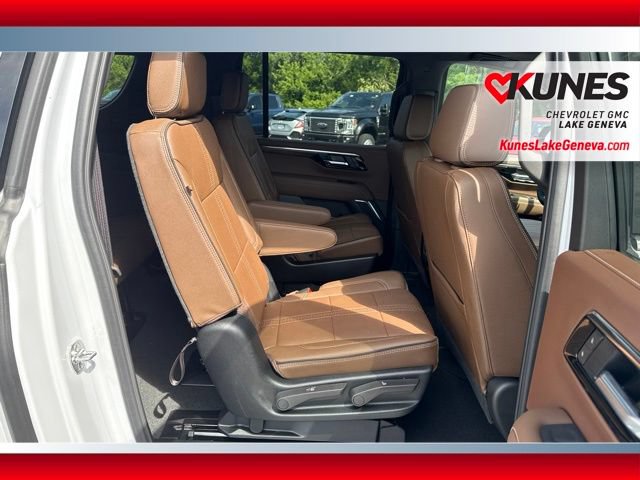 New 2026 Chevrolet Suburban High Country w/ Sun And Tow Package AWD/4WD image 20