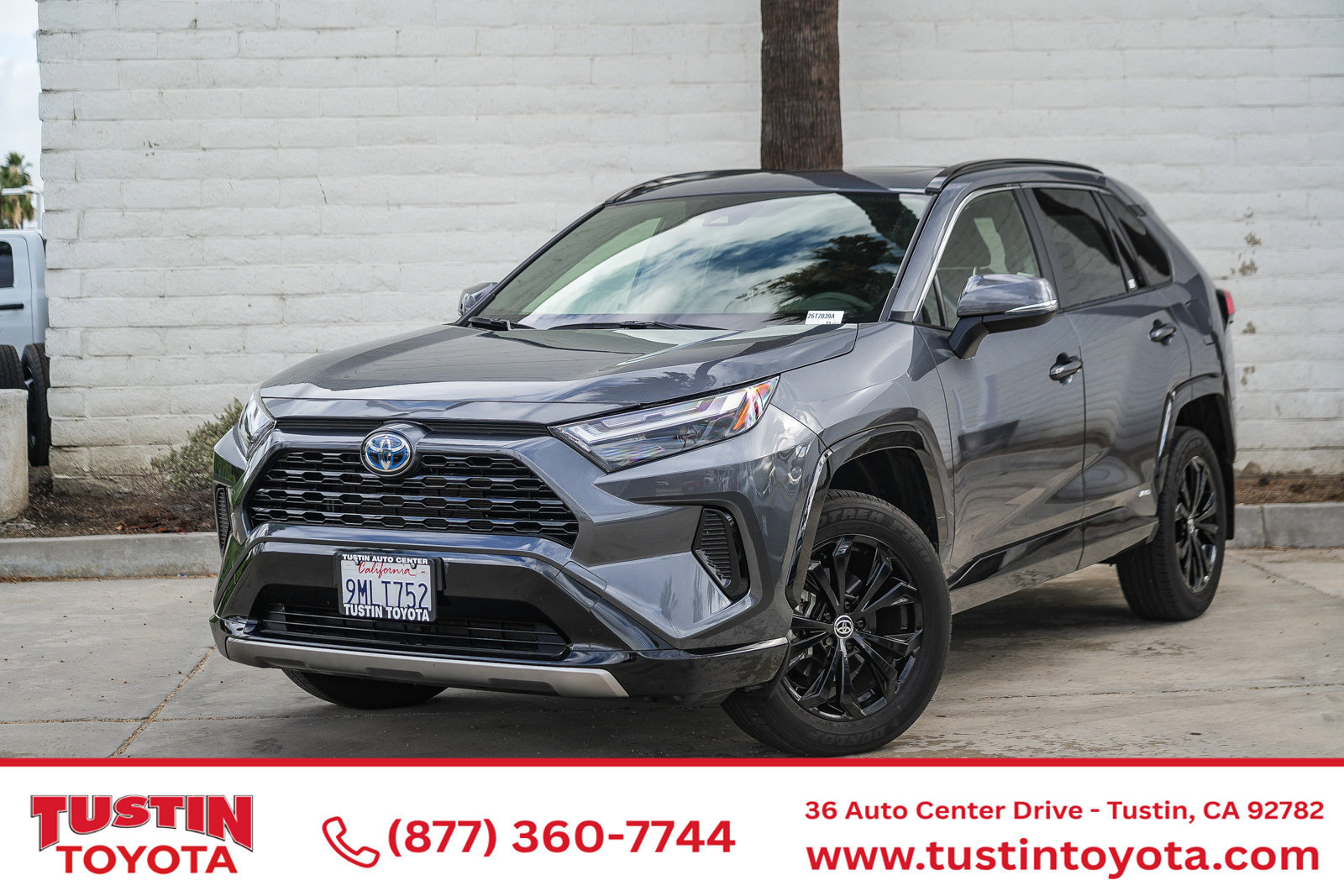 Certified 2024 Toyota RAV4 SE w/ Convenience Package AWD/4WD image 1
