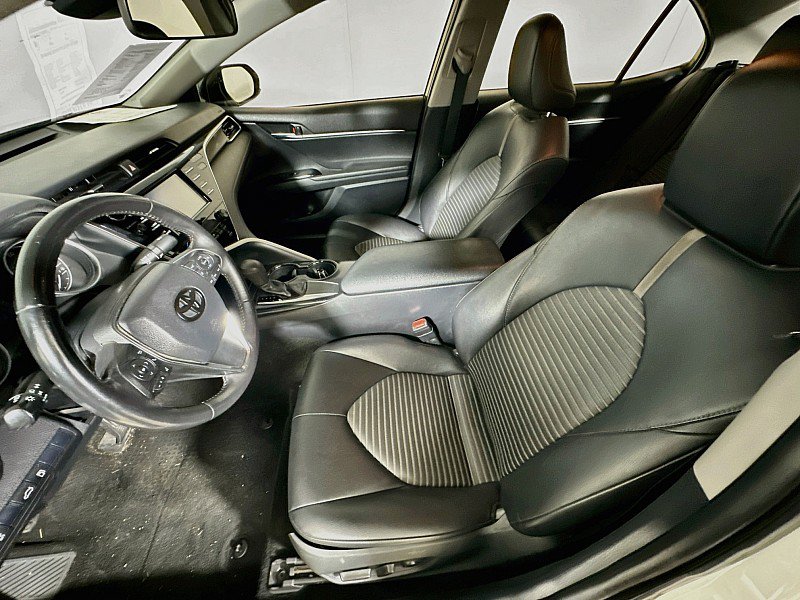 Used 2018 Toyota Camry SE FWD image 11