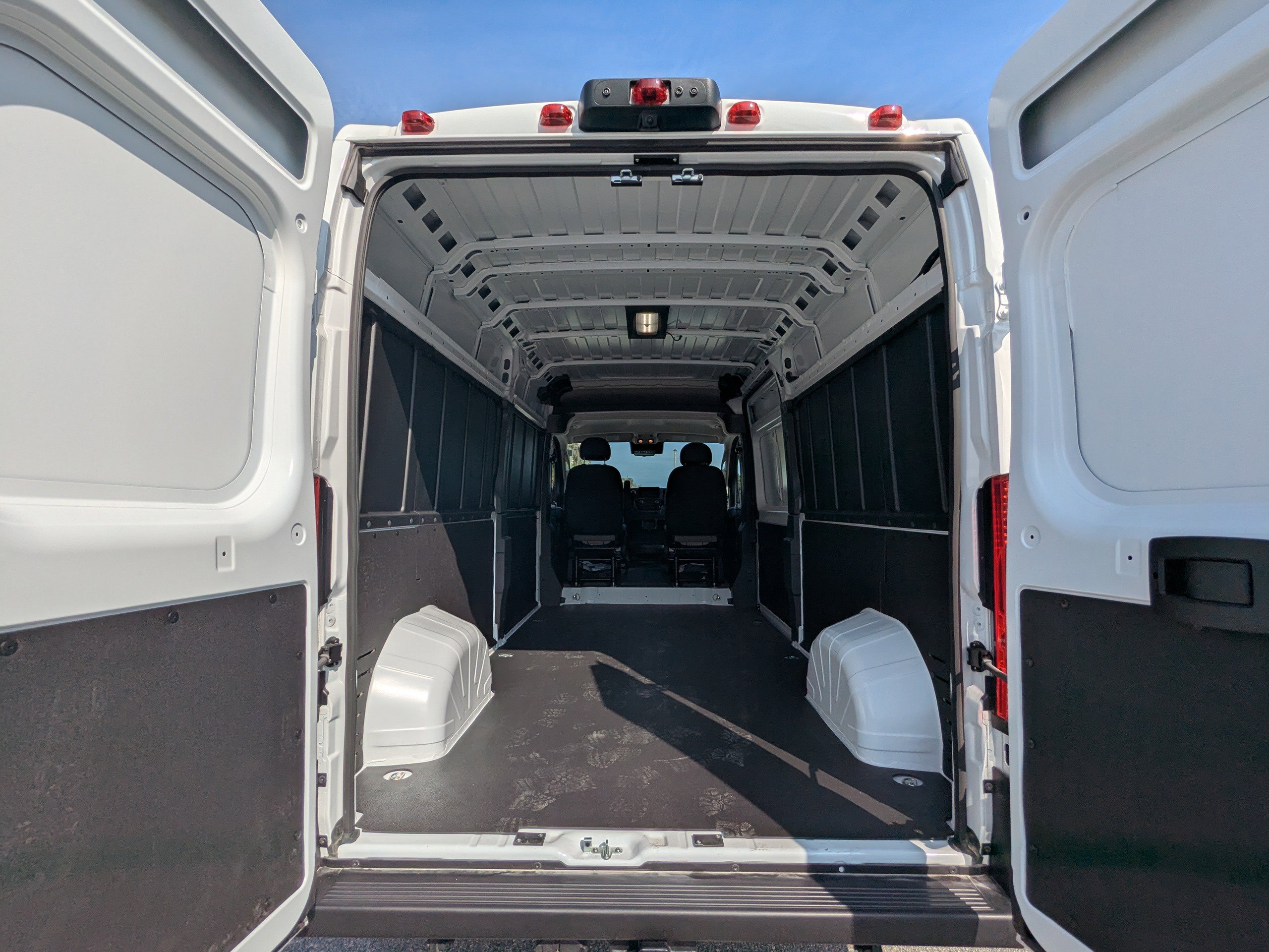 New 2026 RAM ProMaster 2500 w/ Convenience Group image 12