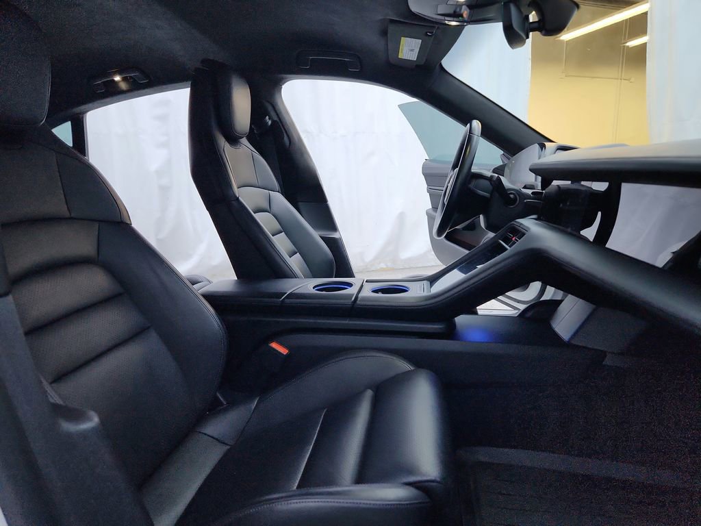 Used 2021 Porsche Taycan Turbo image 32