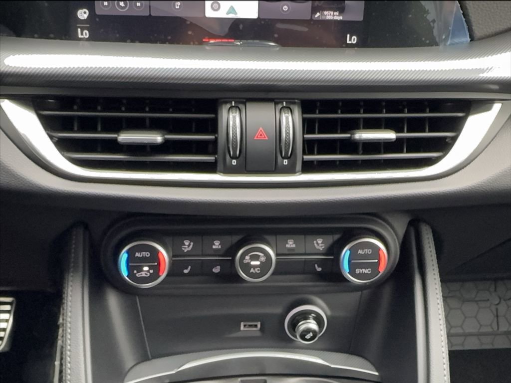 New 2026 Alfa Romeo Stelvio Sprint w/ Convenience Package AWD/4WD image 48