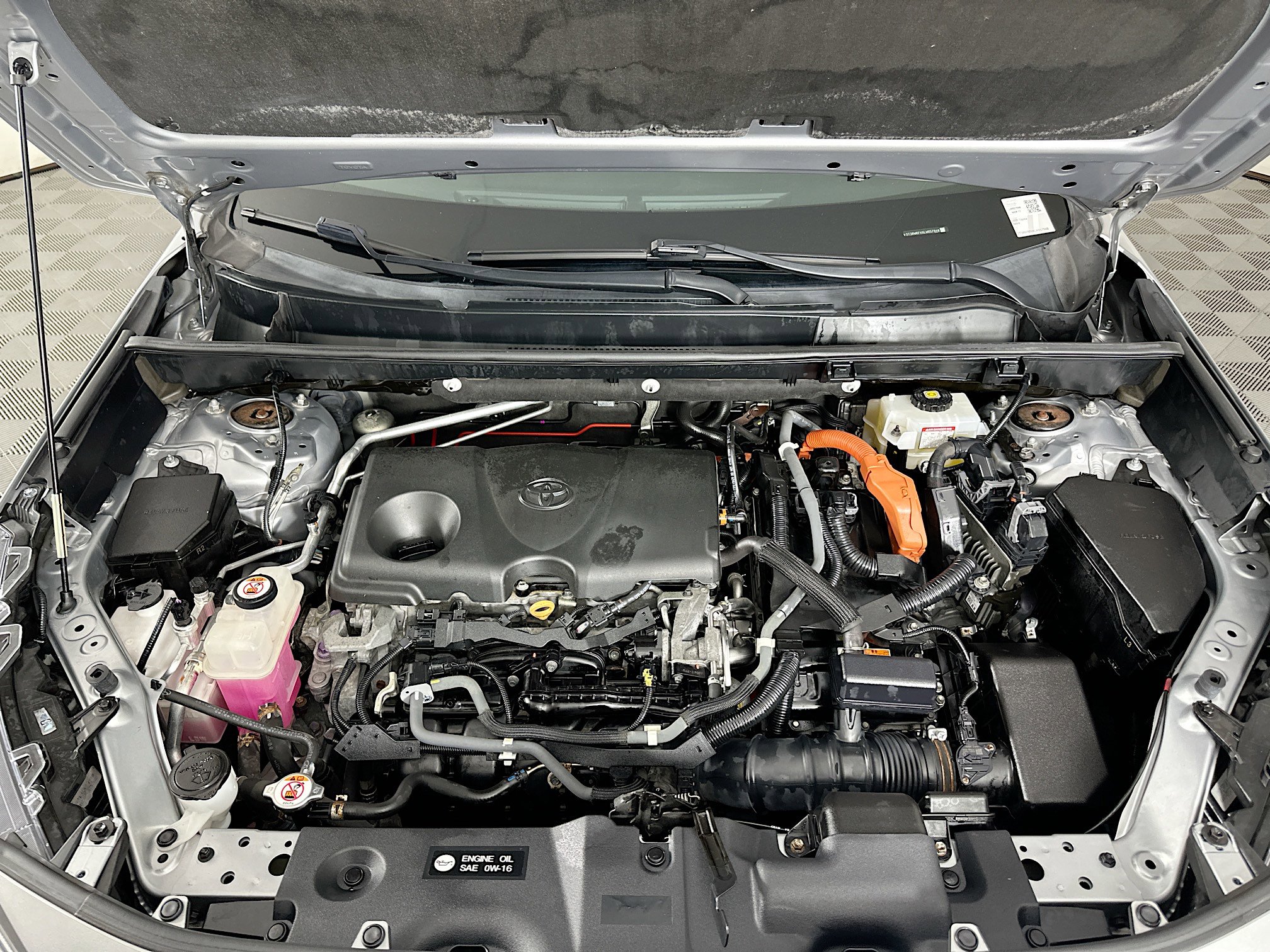 Used 2020 Toyota RAV4 XLE w/ Carpet Mat Package image 31