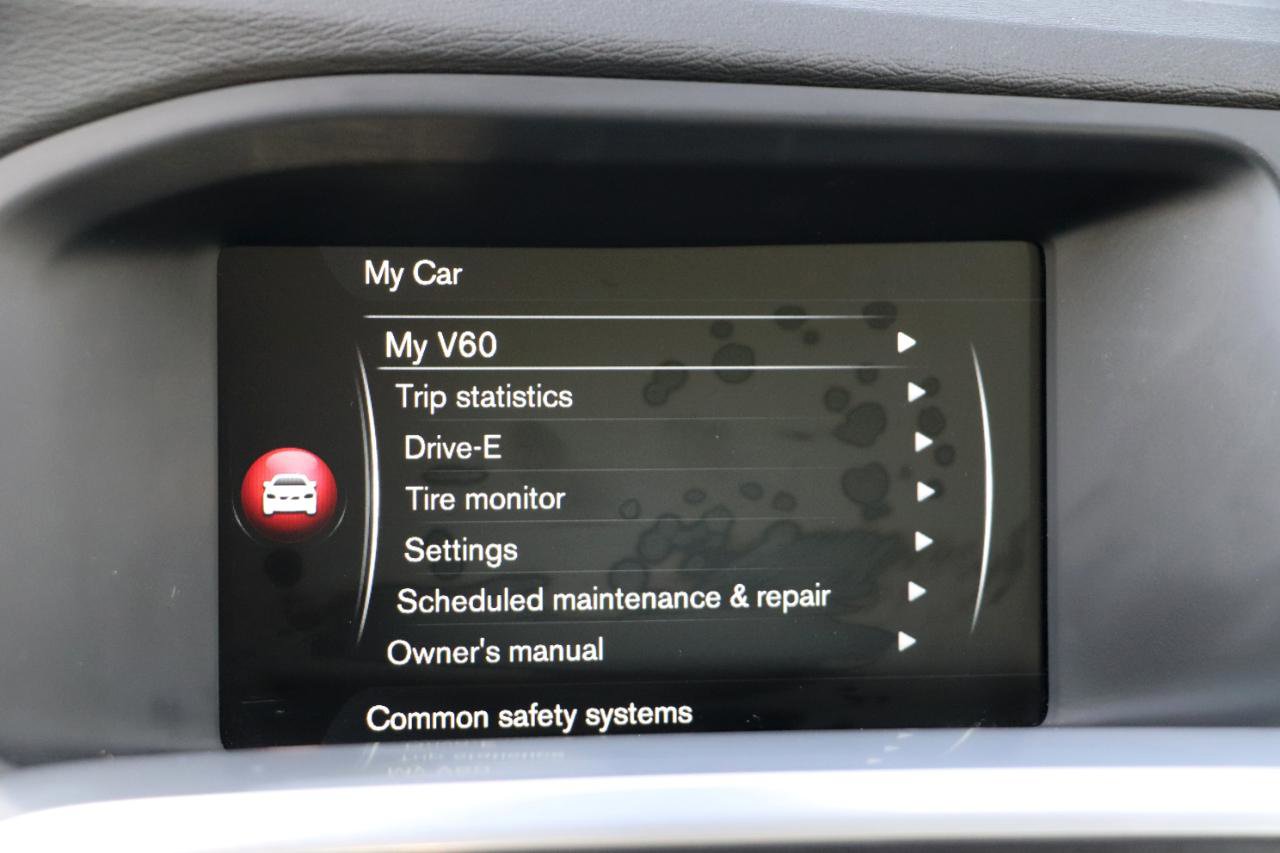 Used 2015 Volvo V60 T5 Platinum image 15