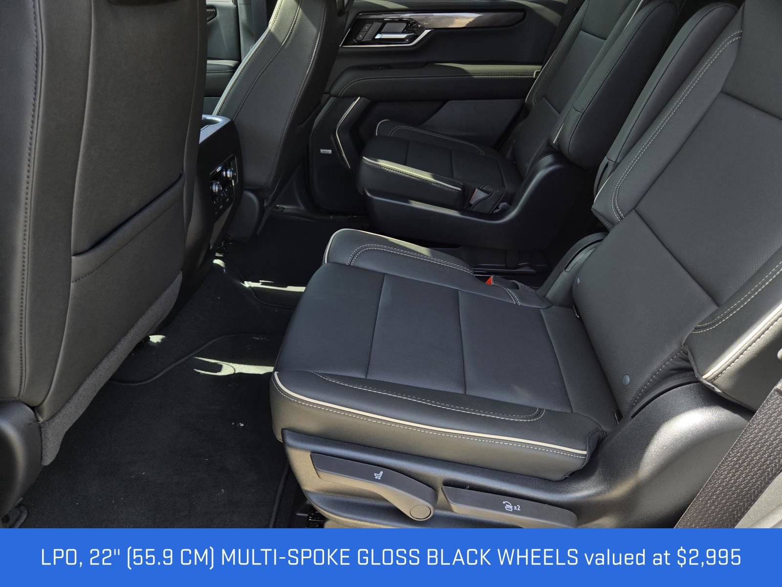 New 2026 GMC Yukon XL Denali w/ Sun & Power Step Package AWD/4WD image 4