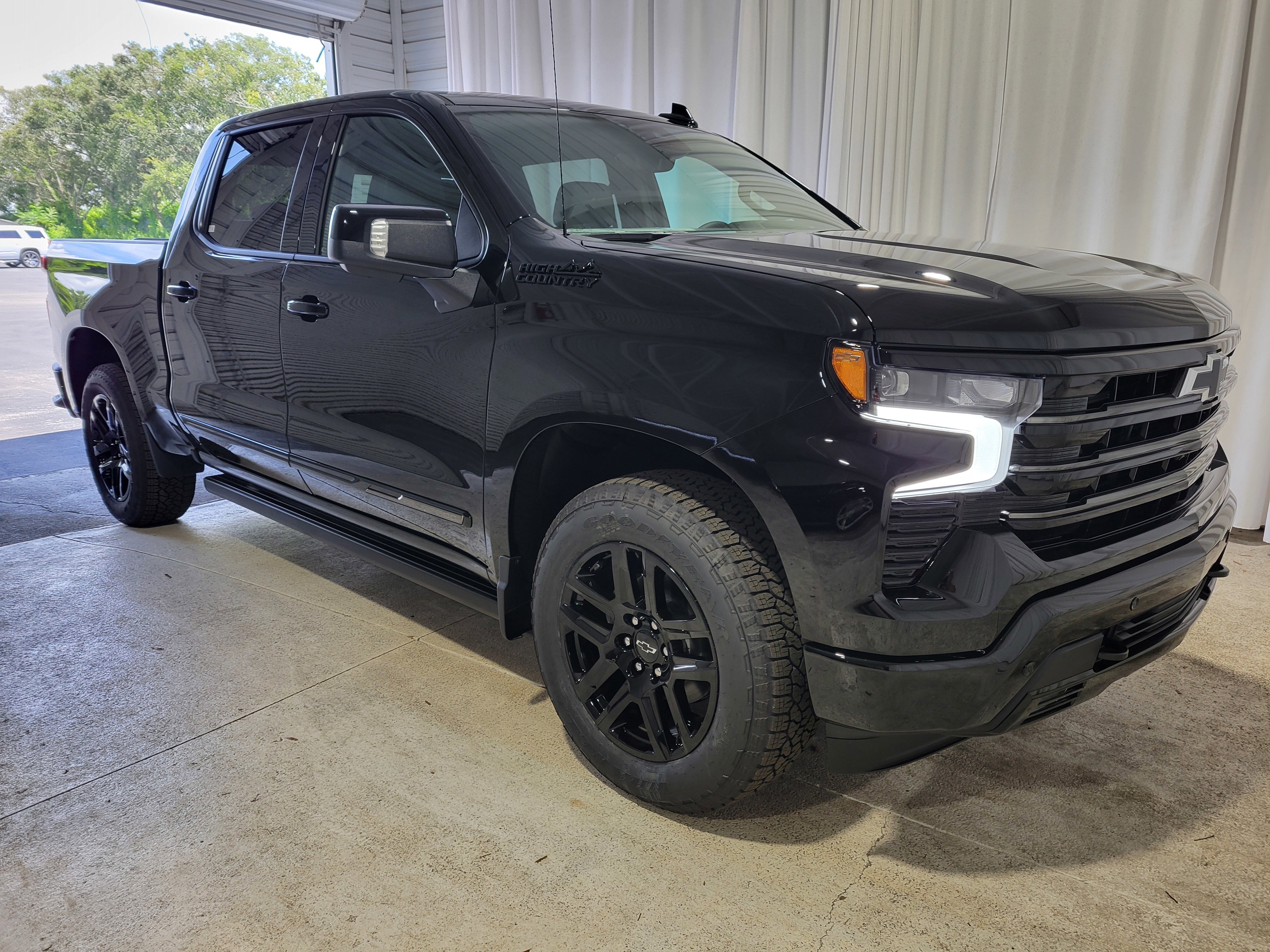 New 2026 Chevrolet Silverado 1500 High Country w/ Midnight Edition image 3