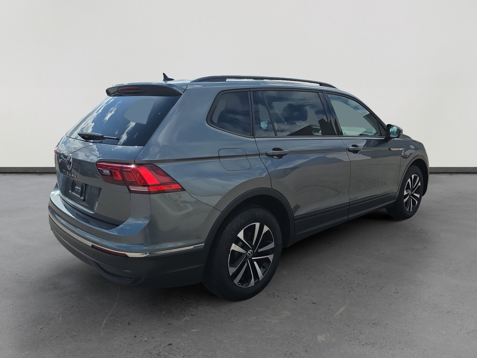 Certified 2023 Volkswagen Tiguan S image 5
