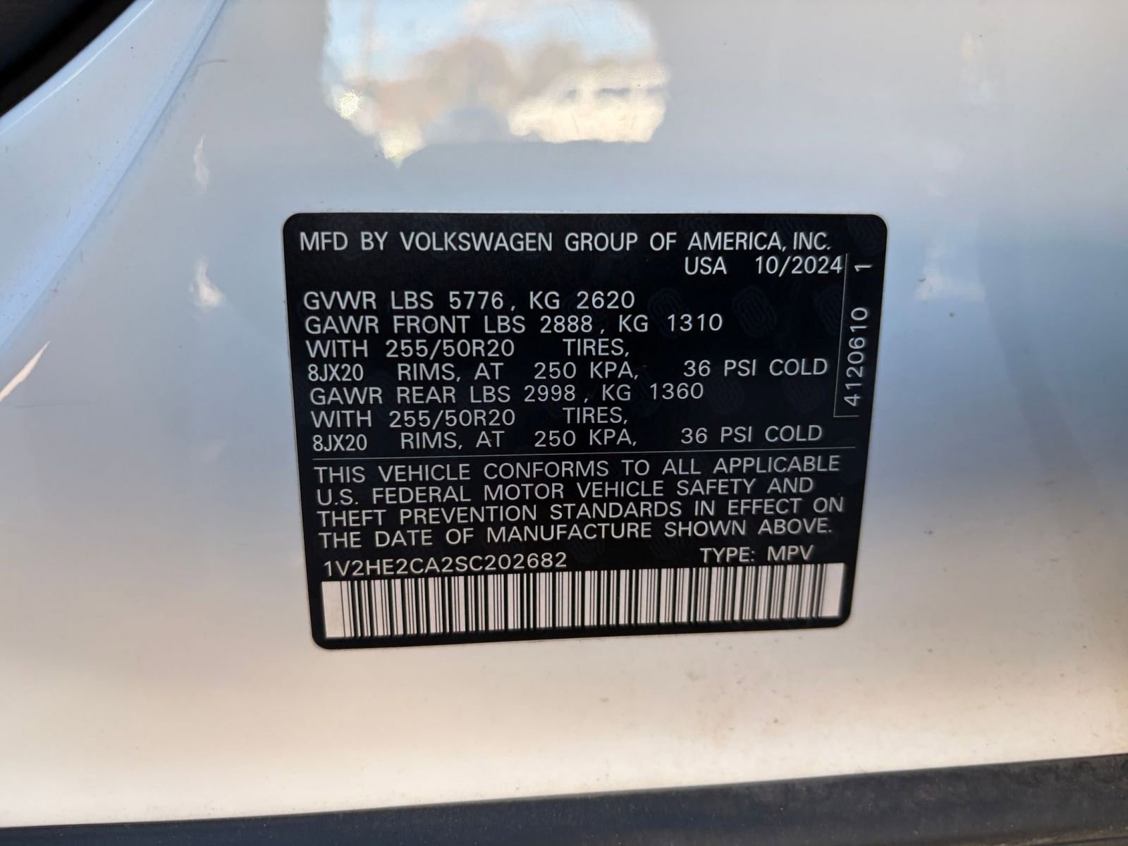 Used 2025 Volkswagen Atlas Cross Sport SE image 29