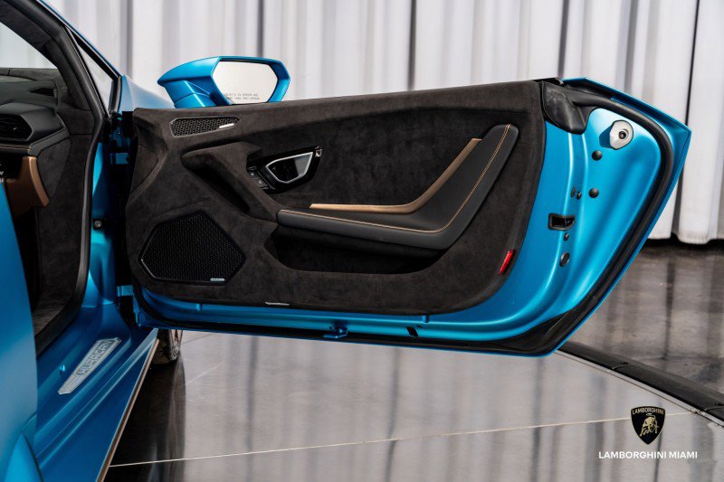 Used 2024 Lamborghini Huracan Tecnica image 38