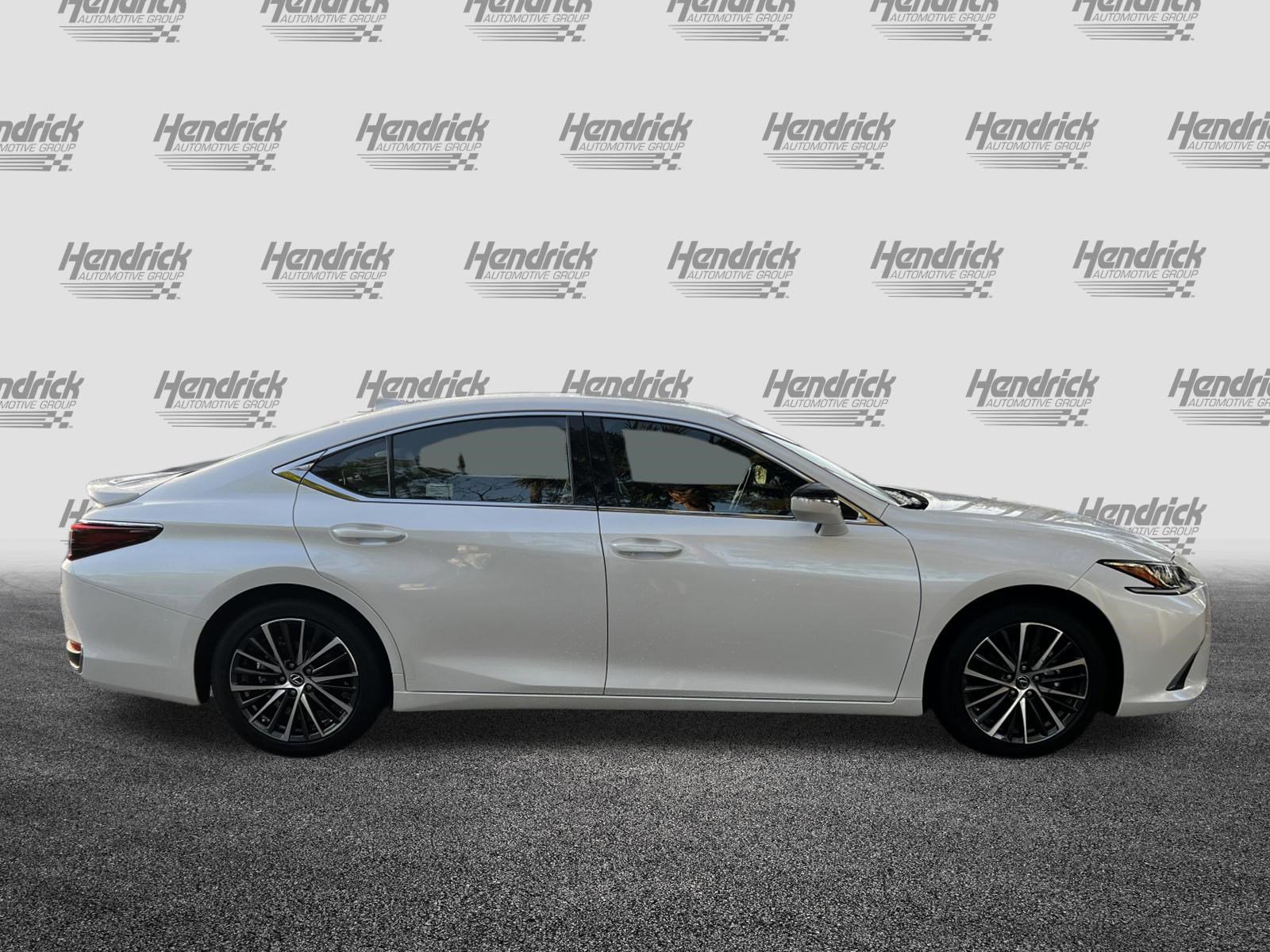 Used 2025 Lexus ES 300h w/ Premium Package image 10