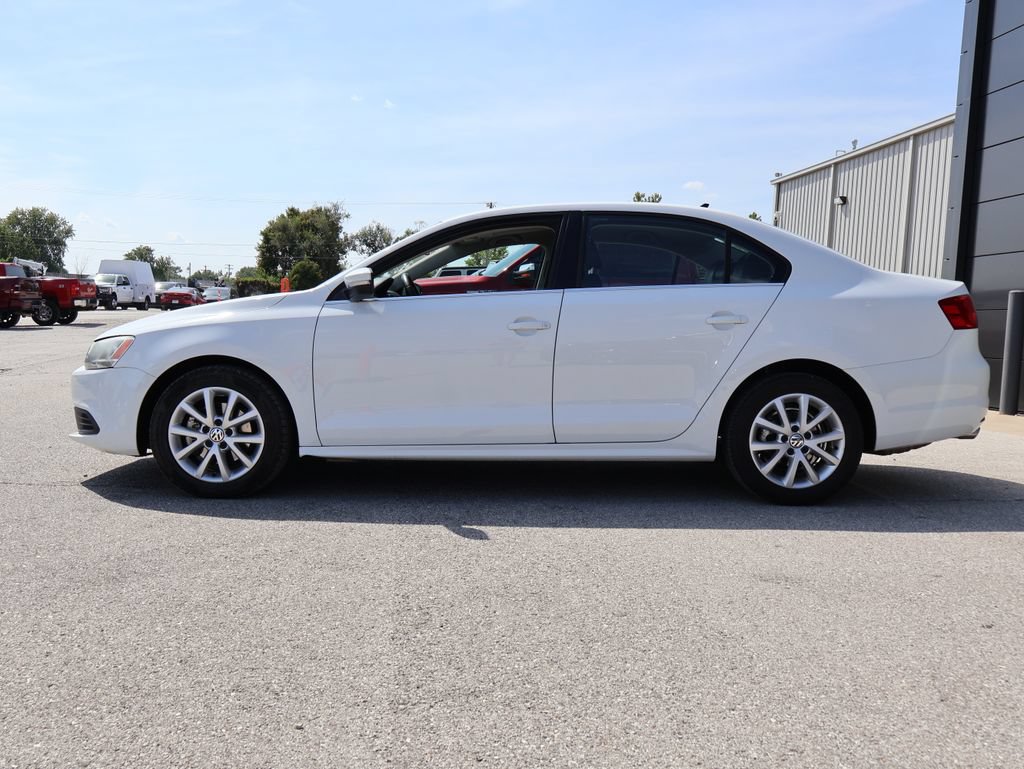 Used 2014 Volkswagen Jetta SE FWD image 2