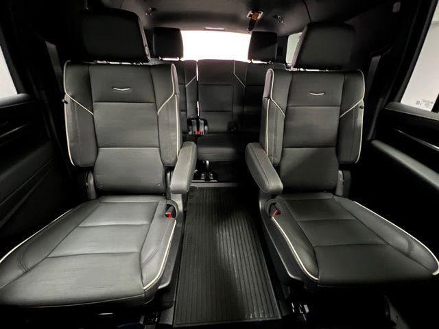 Used 2024 Cadillac Escalade ESV Premium Luxury w/ Performance Package AWD/4WD image 19