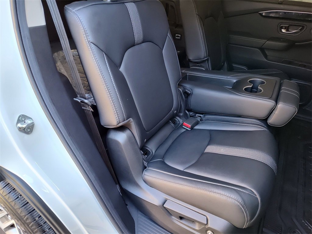 Certified 2025 Honda Pilot EX-L image 32