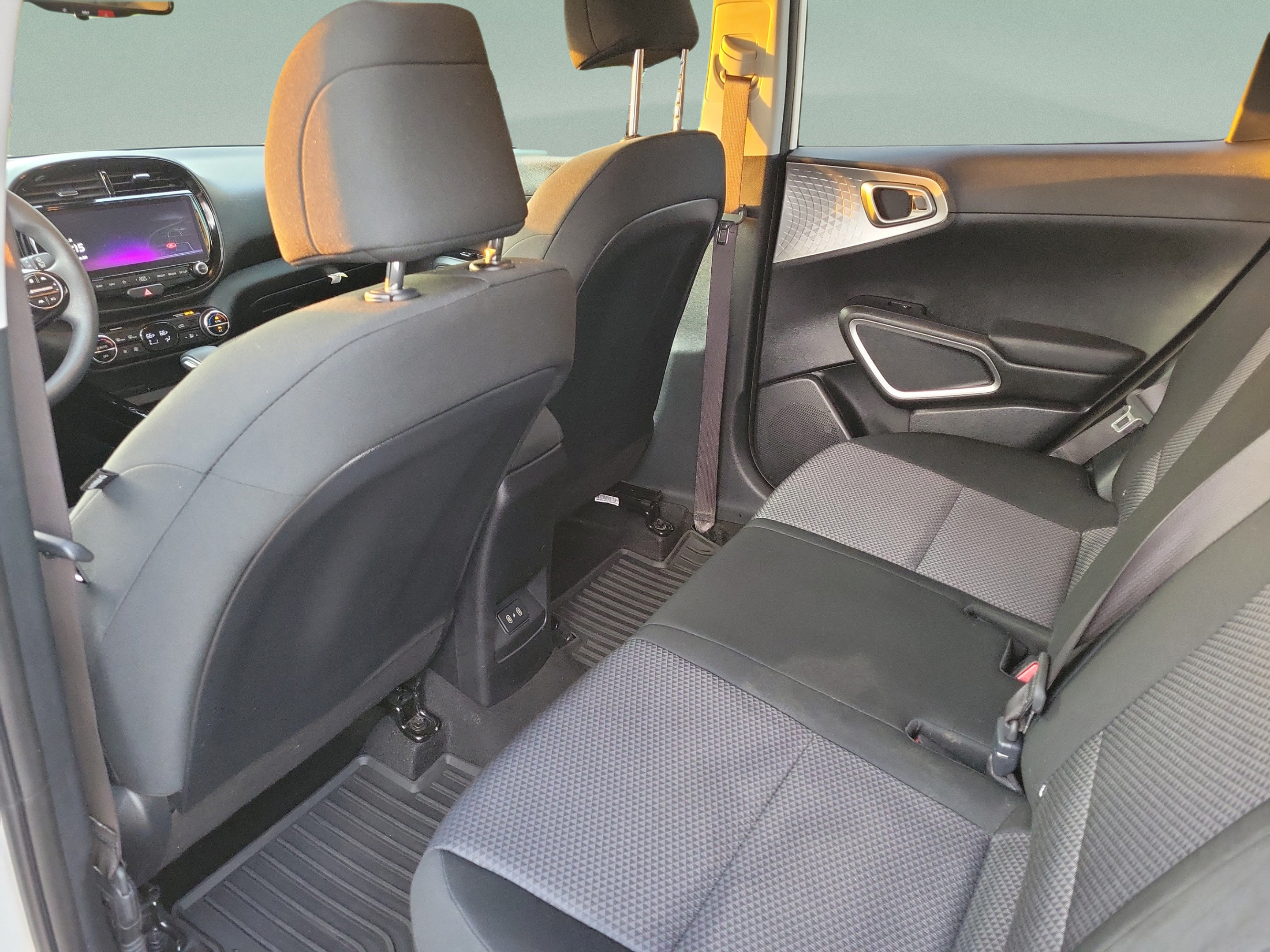 Certified 2023 Kia Soul S FWD image 6