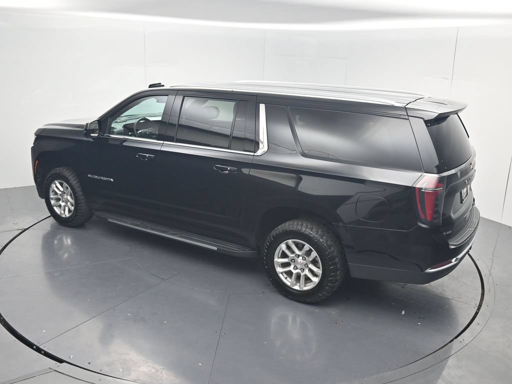 Used 2025 Chevrolet Suburban LT AWD/4WD image 53