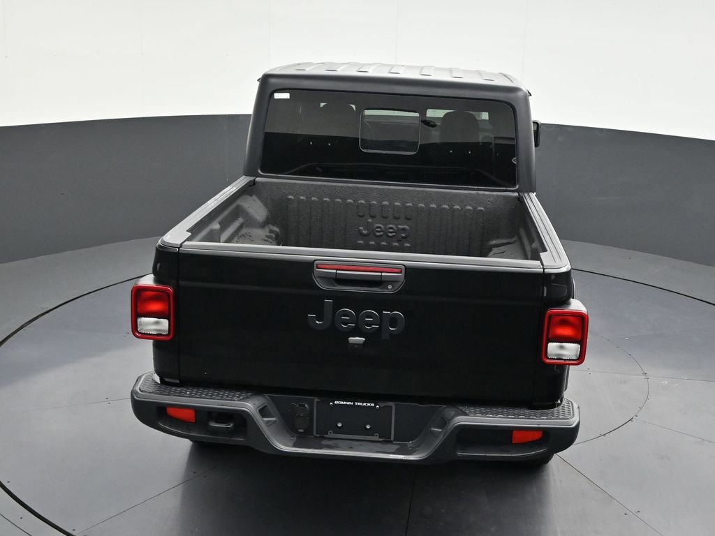 Used 2025 Jeep Gladiator Sport image 17