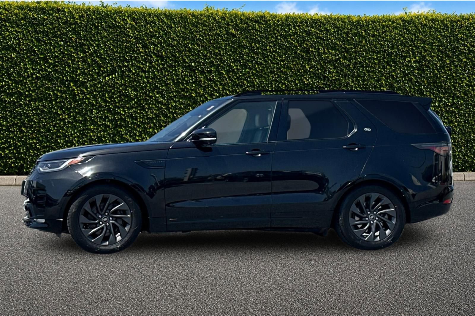 Used 2022 Land Rover Discovery S R-Dynamic AWD/4WD image 7