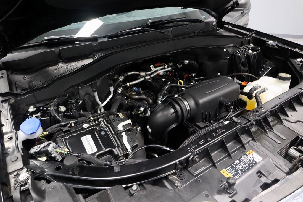 Certified 2023 Ford Explorer XLT w/ Equipment Group 202A AWD/4WD image 18