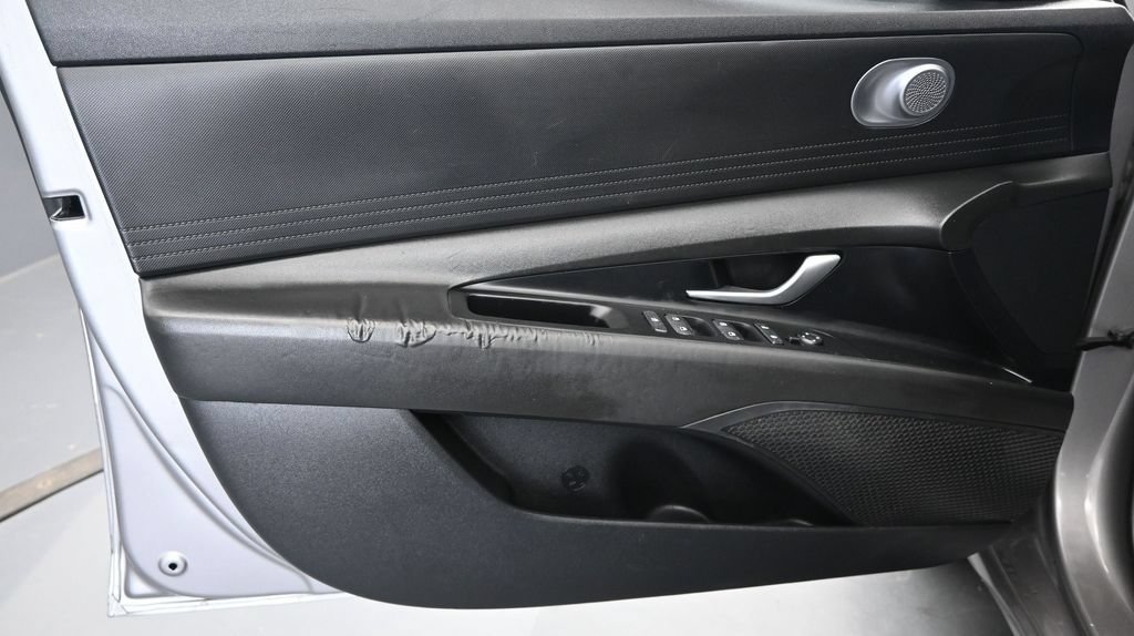 Used 2023 Hyundai Elantra SEL w/ Cargo Package FWD image 20