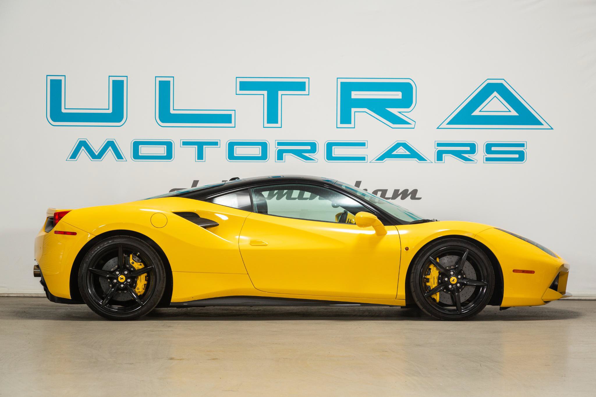 Used 2016 Ferrari 488 GTB RWD image 26