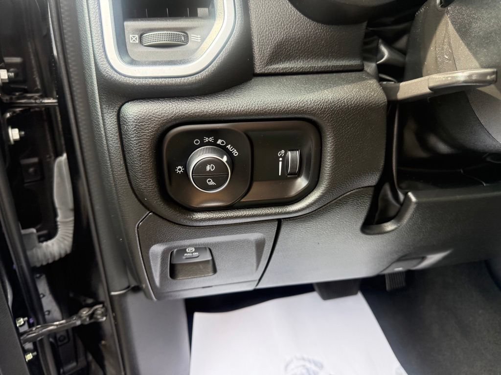 Used 2024 RAM 1500 Big Horn AWD/4WD image 18