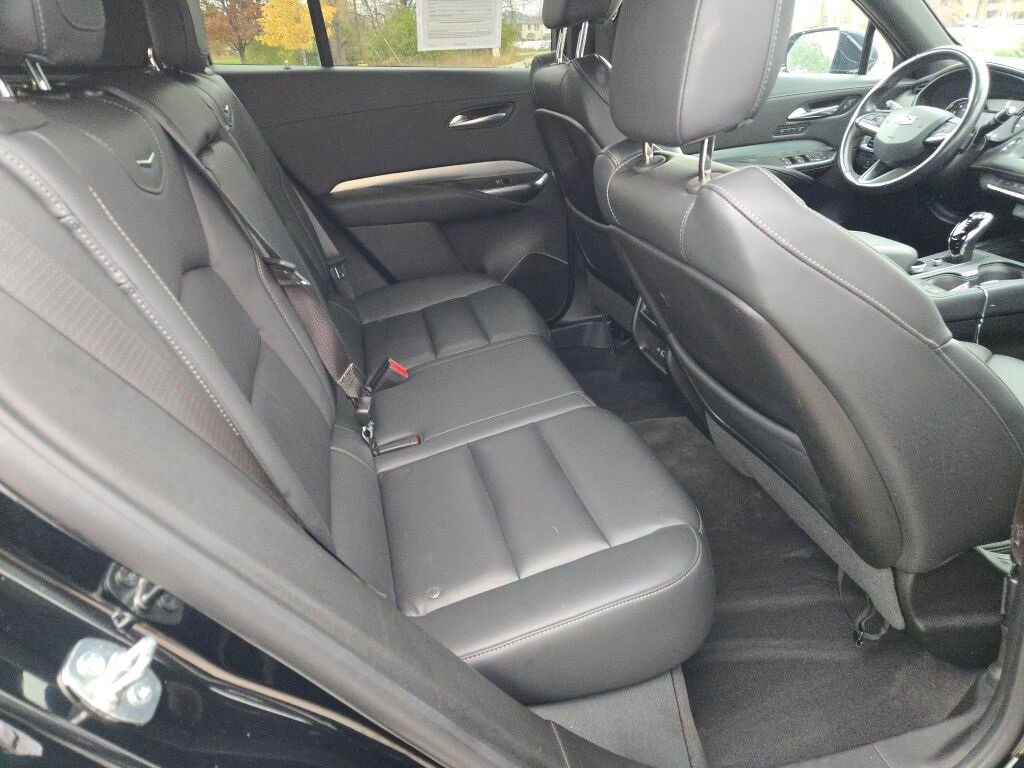 Used 2023 Cadillac XT4 Premium Luxury image 11