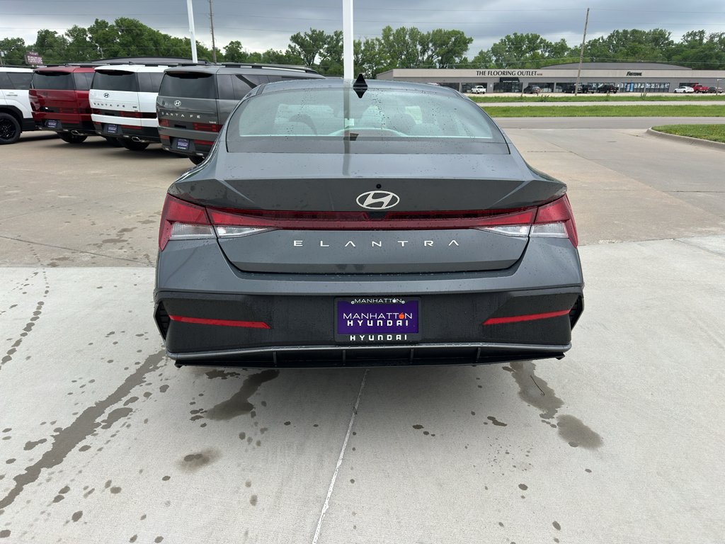 New 2026 Hyundai Elantra SE FWD image 6