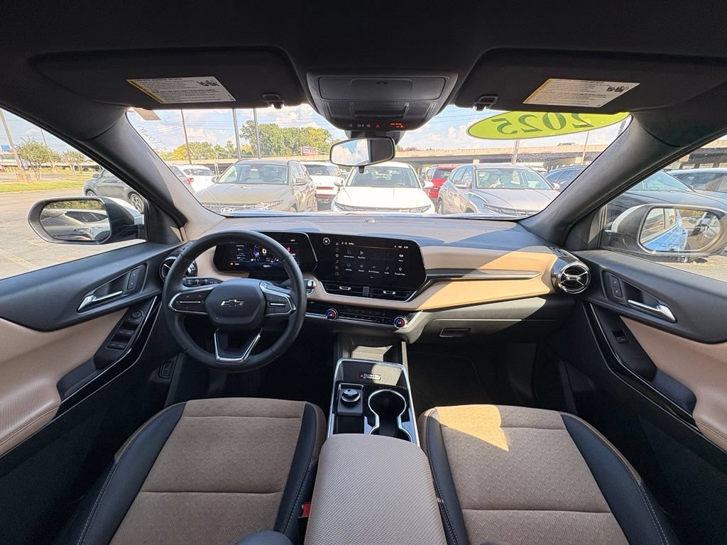 Used 2025 Chevrolet Equinox ACTIV FWD image 29