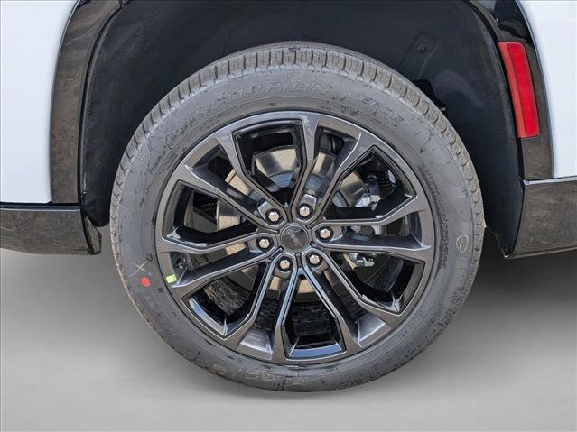 New 2026 Jeep Grand Wagoneer Summit w/ Premium Group III AWD/4WD image 18