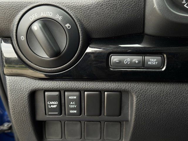 Used 2021 Nissan Titan SV w/ SV Convenience Package AWD/4WD image 24