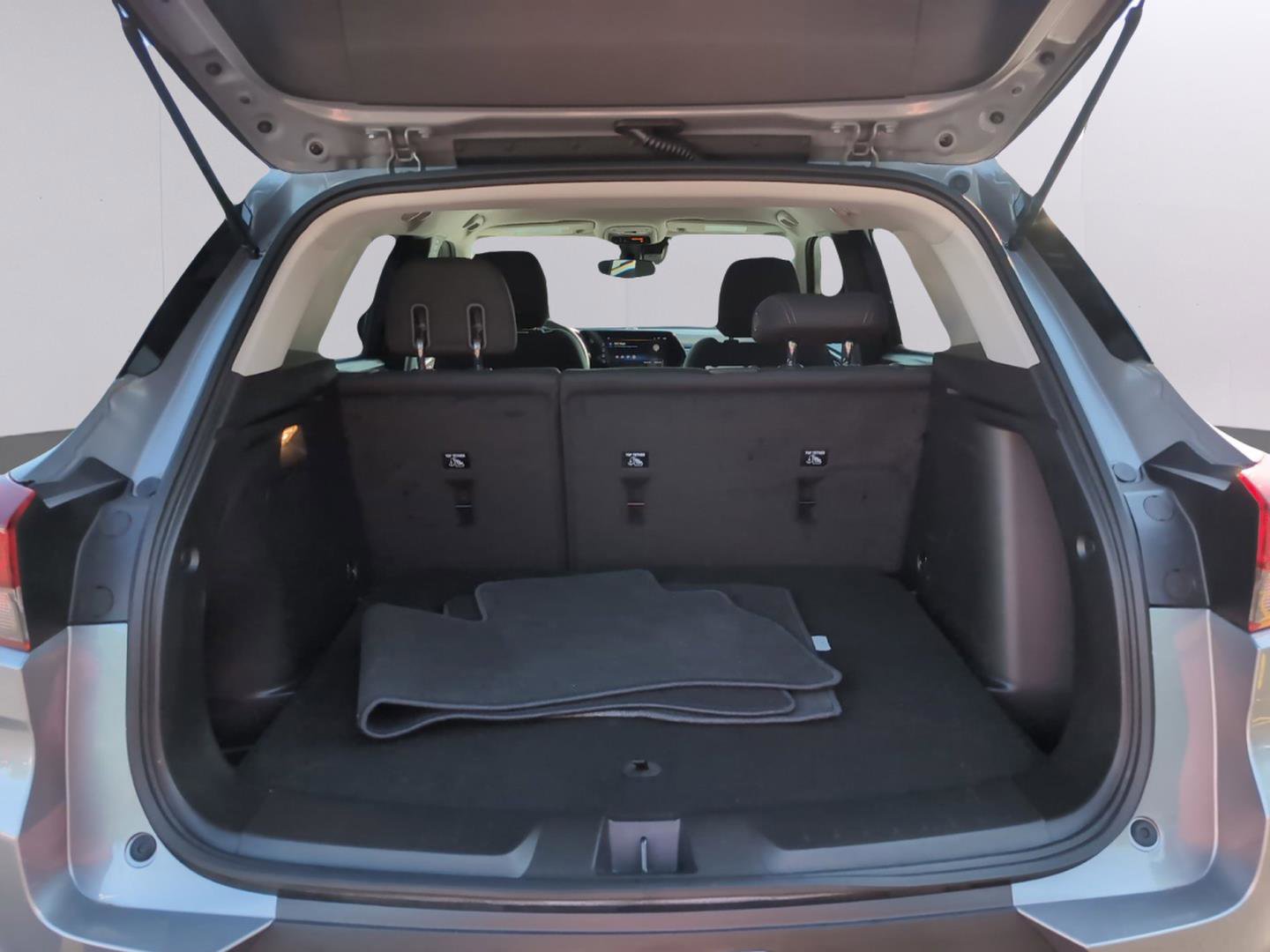 Used 2025 Chevrolet TrailBlazer LT FWD image 9
