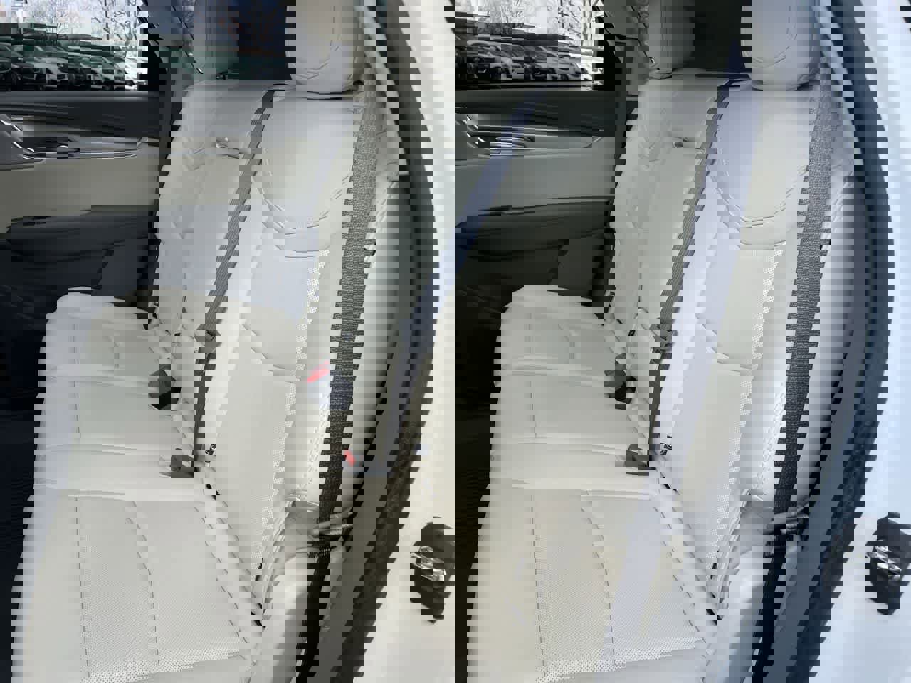 Certified 2023 Cadillac XT5 Premium Luxury w/ LPO, Floor Liner Package image 19