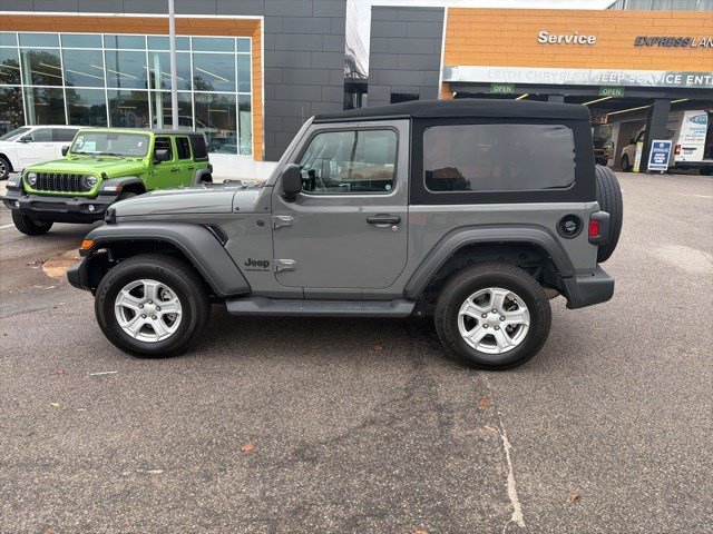 Used 2022 Jeep Wrangler Sport S image 2