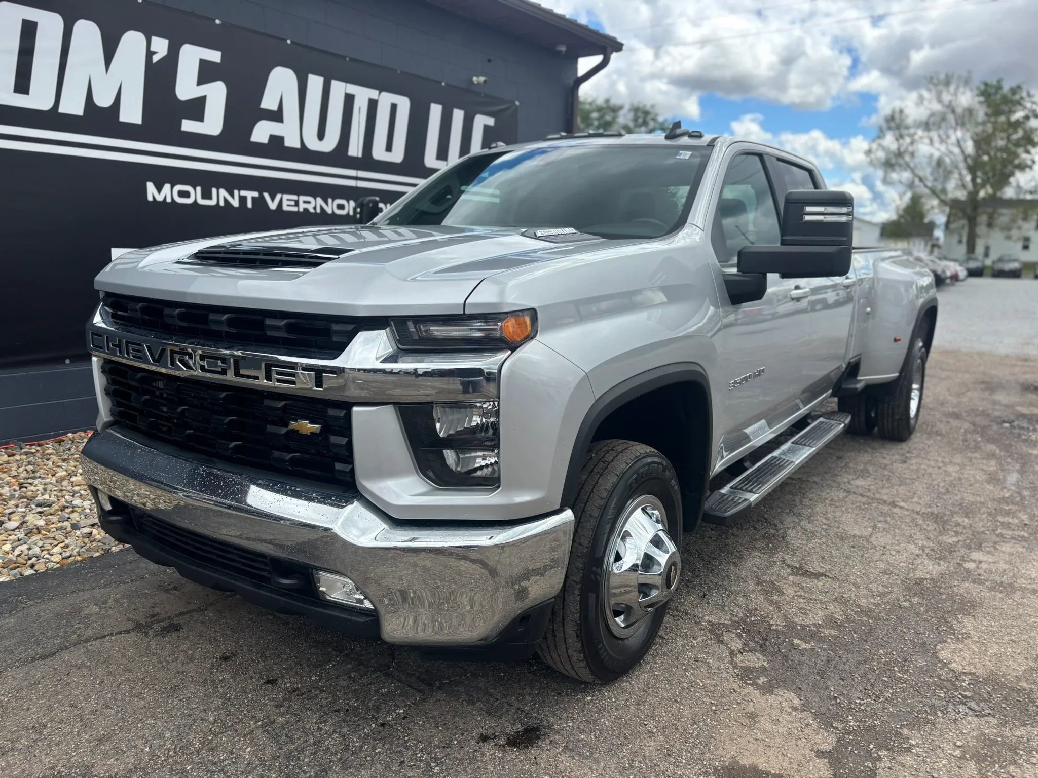 Used 2023 Chevrolet Silverado 3500 LT w/ Convenience Package AWD/4WD image 11