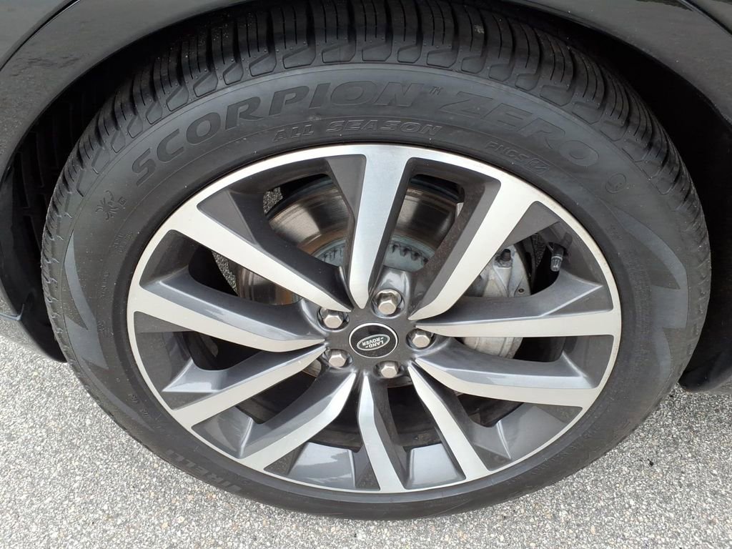 Used 2022 Land Rover Discovery S R-Dynamic AWD/4WD image 9