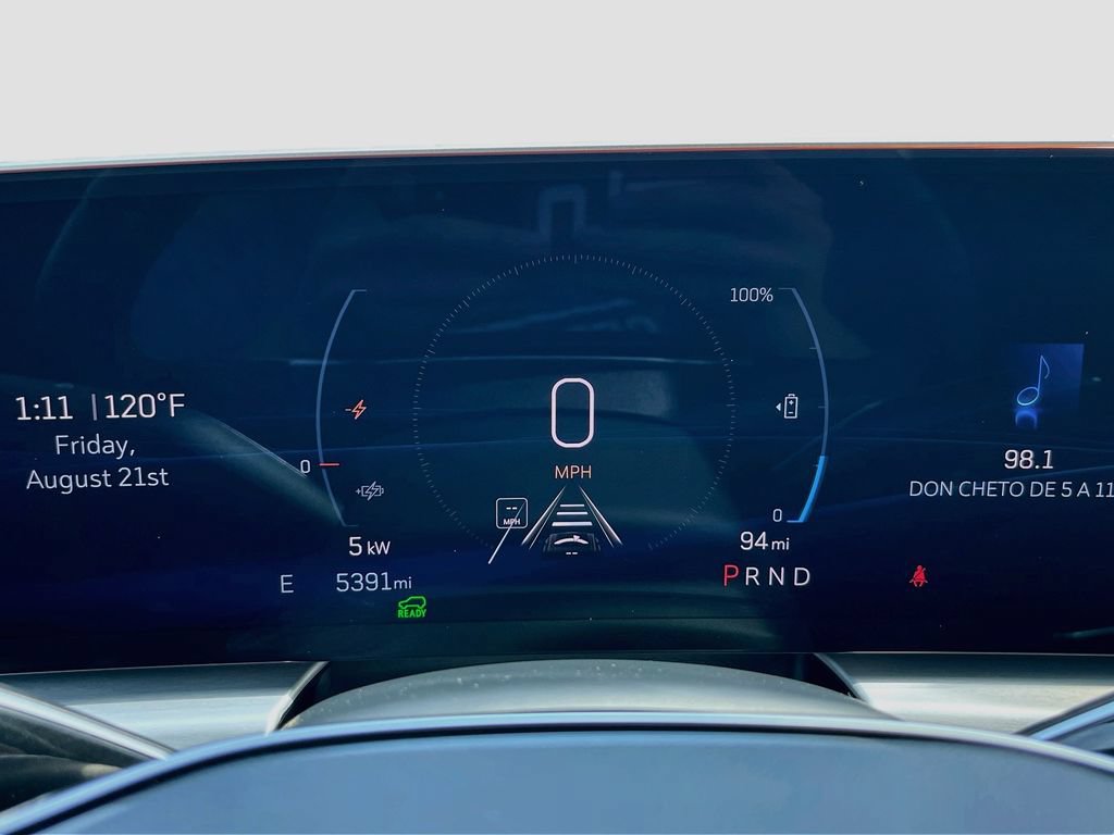 Used 2025 Cadillac Lyriq Luxury AWD/4WD image 12