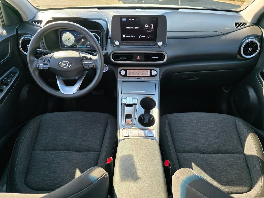 Used 2023 Hyundai Kona SE w/ Cargo Package image 18