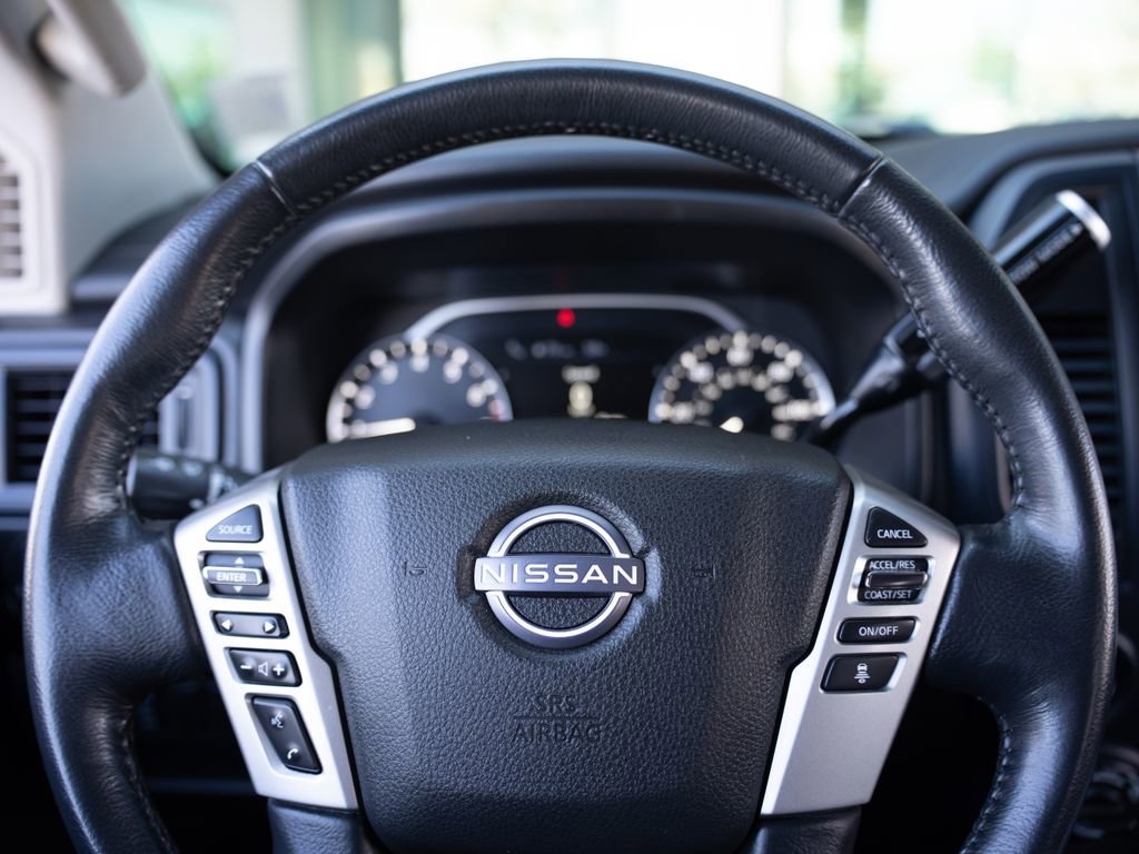 Used 2023 Nissan Titan SV w/ SV Convenience Package image 13