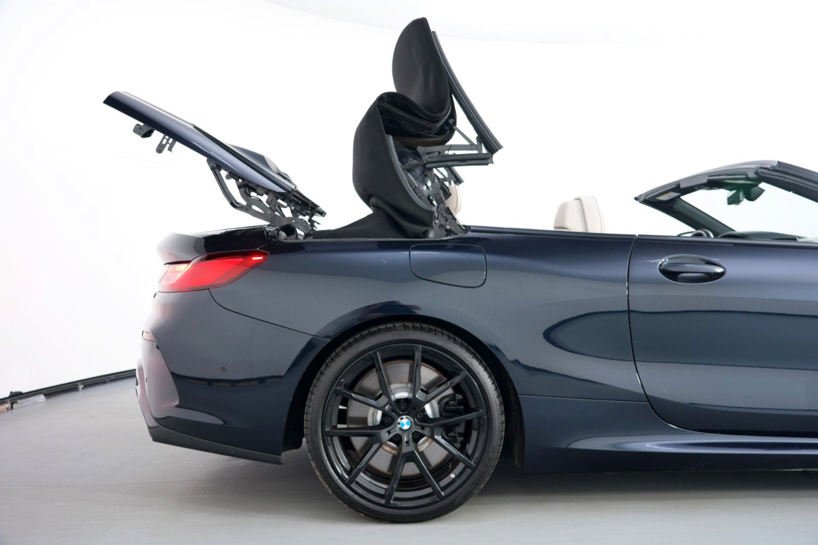 Used 2021 BMW M850i xDrive Convertible AWD/4WD image 55
