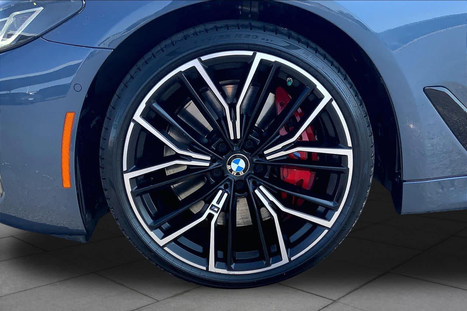 Used 2023 BMW 540i w/ M Sport Package RWD image 11