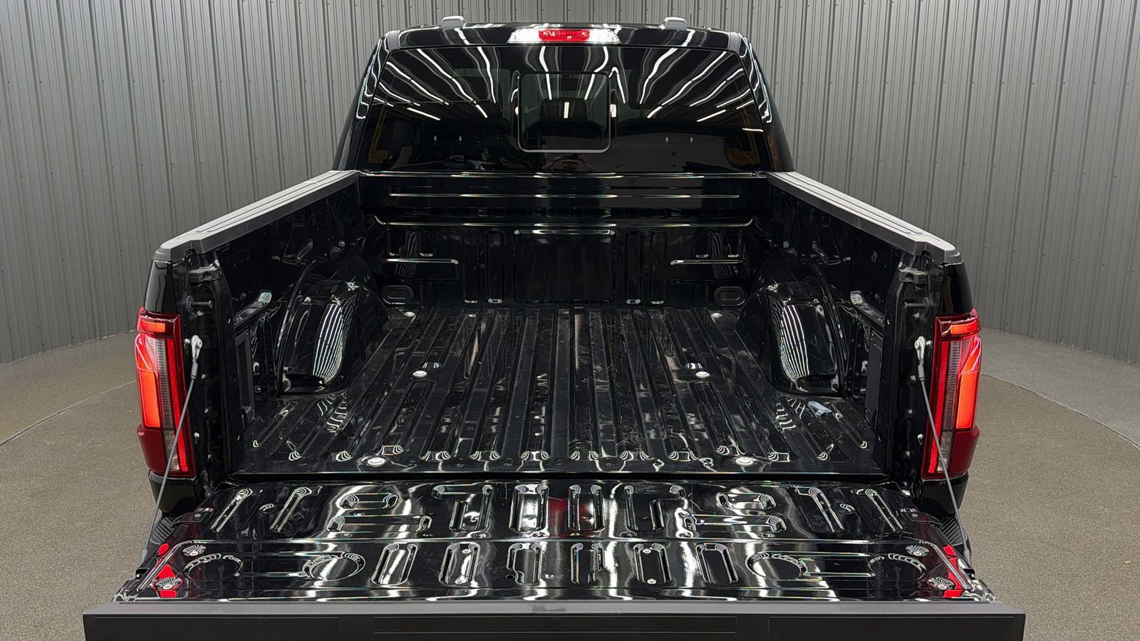 Used 2025 Ford F150 Lariat AWD/4WD image 17