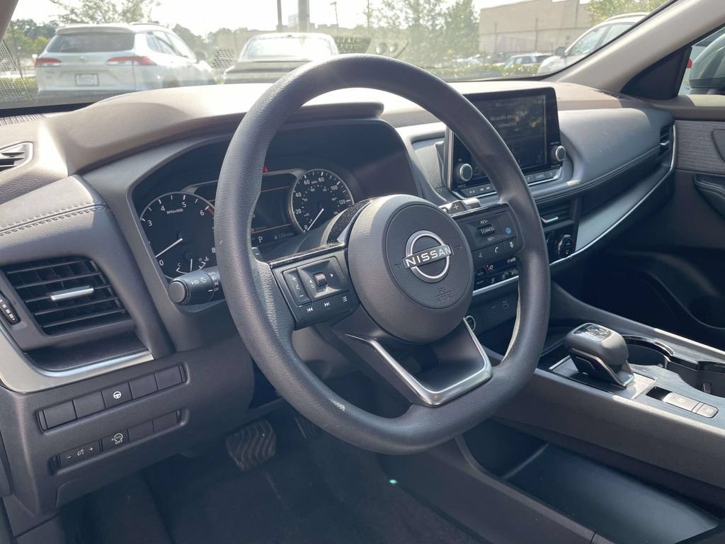 Used 2023 Nissan Rogue SV FWD image 18