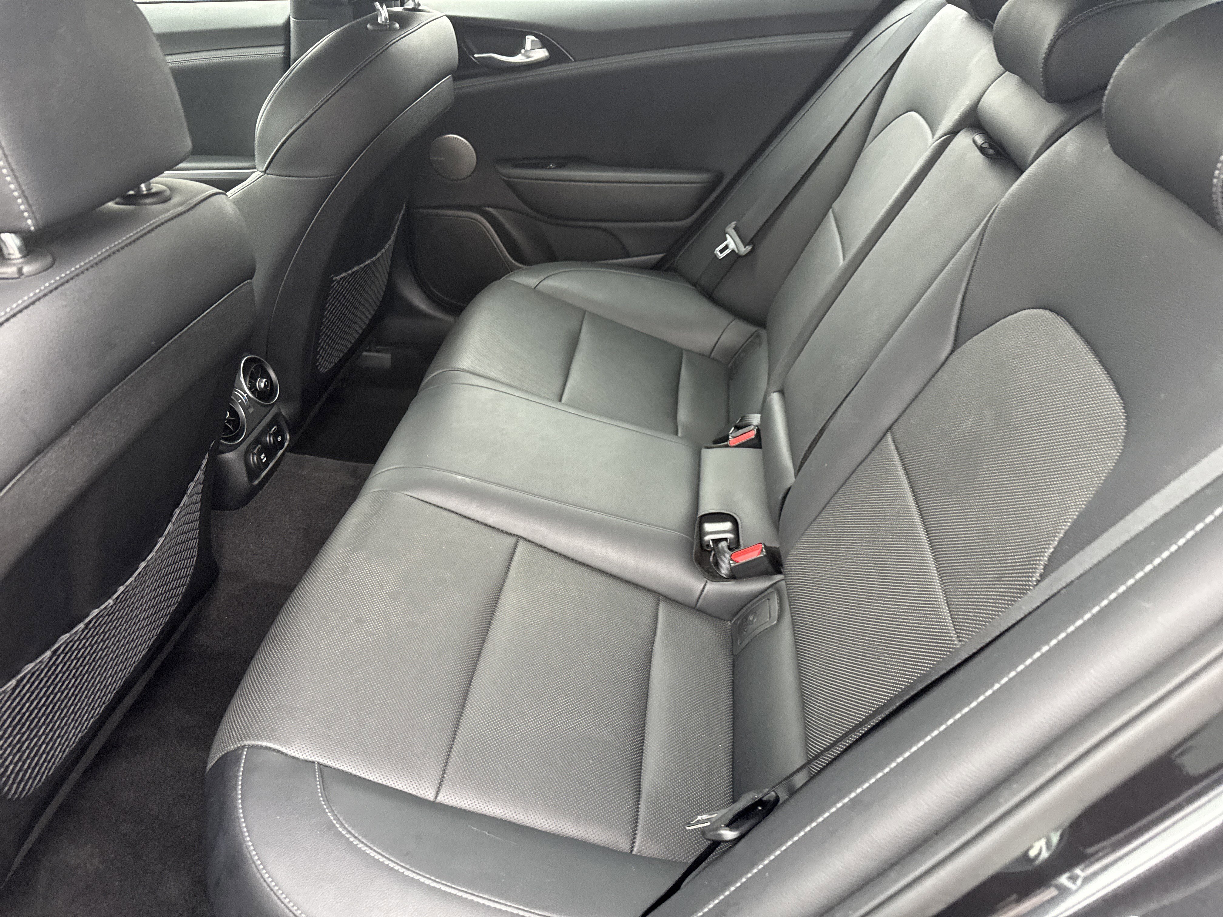 Used 2023 Kia Stinger GT-Line w/ Sun & Sound Package RWD image 6