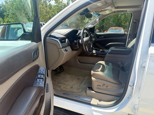 Used 2016 Chevrolet Suburban LT w/ Luxury Package RWD image 10