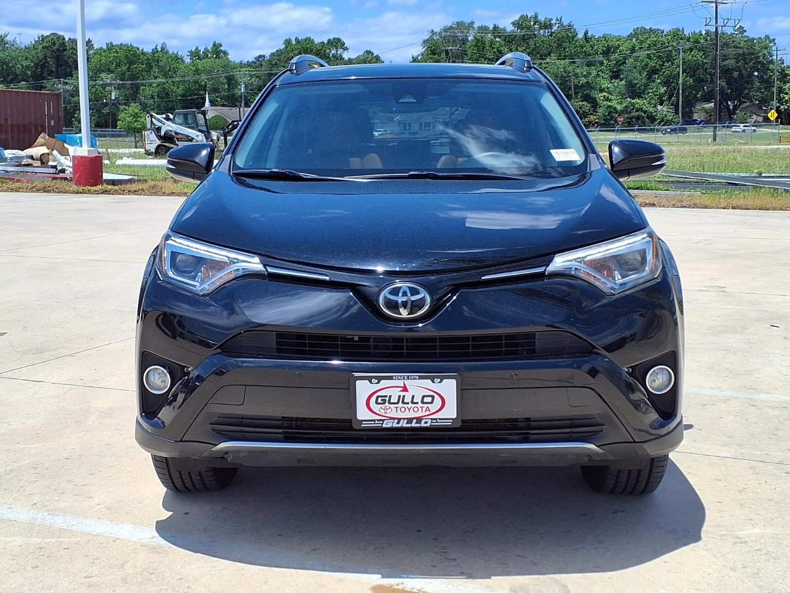 Used 2017 Toyota RAV4 Limited FWD image 4