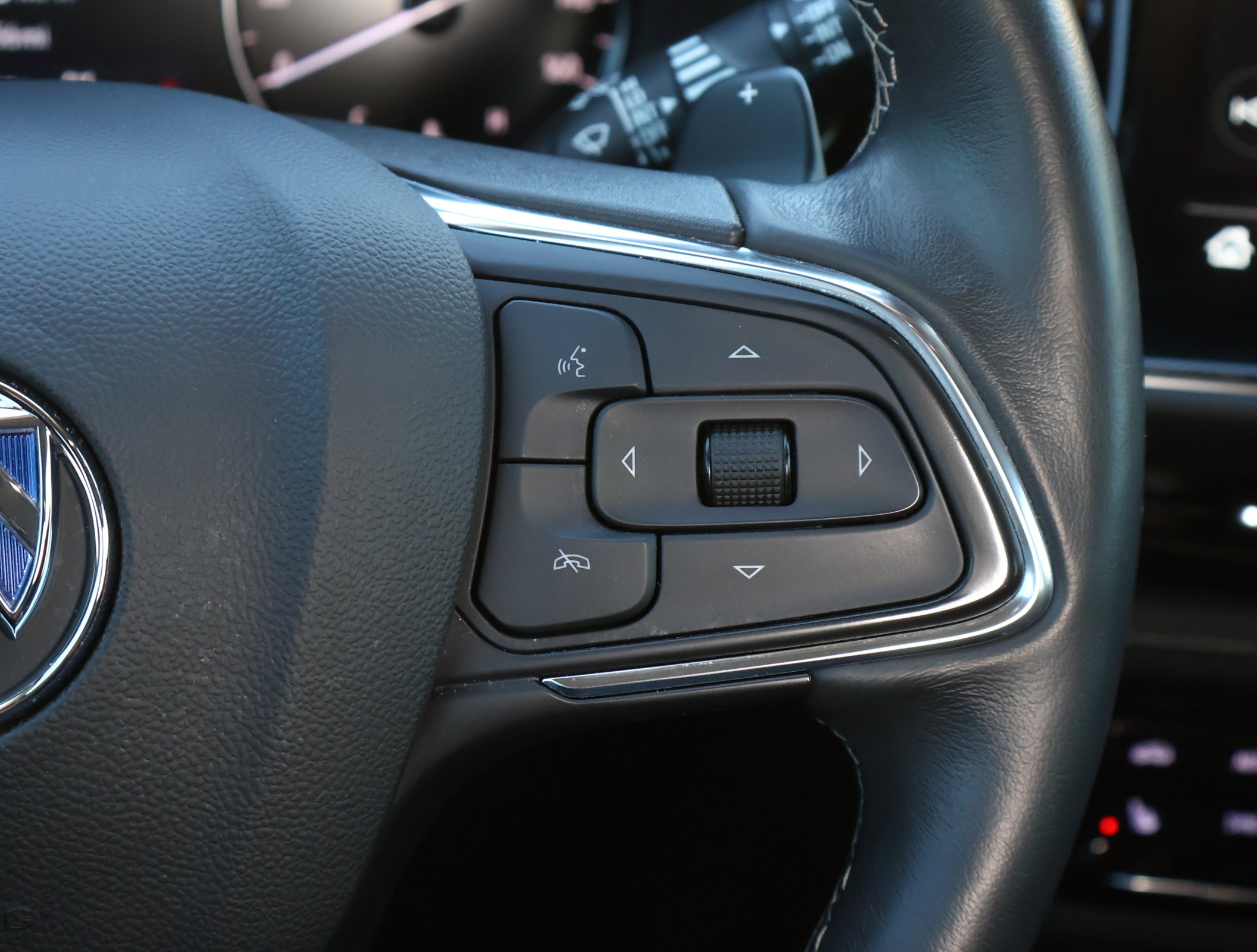 Used 2023 Buick Envision Preferred image 15